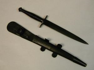 BRITISH FAIRBAIRN KNIFE WITH LEATHER SCABBARD