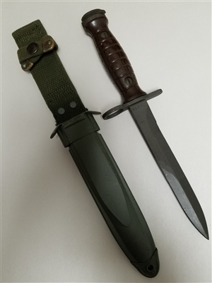 BERETTA BM59 RIFLE BAYONET WITH SCABBARD.