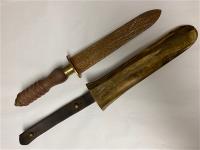 1930'S BRITISH DIVERS KNIFE WITH WOOD HANDLE AND BRASS SHEET.