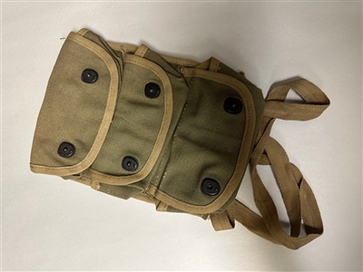 UNKNOWN KHAKI 3 POCKET GRENADE POUCH SIMILAR AS THE US GI ONE.