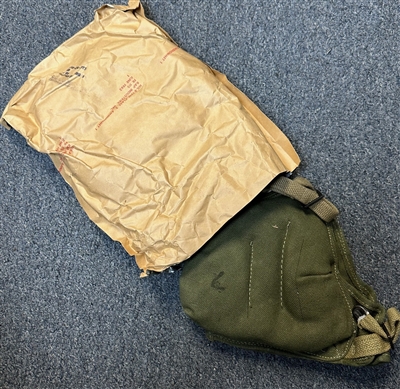 US GI PAIRS OF O.D. GREEN SHOULDER PADS PROTECTORS 1960's.NEW OLD STOCK.
