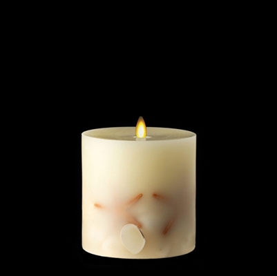 Liown - Moving Flame - Flameless LED Candle - Indoor -  Embedded Seashells - Ivory Unscented Wax - Flat Top - Remote Ready - 4.5" x 5"