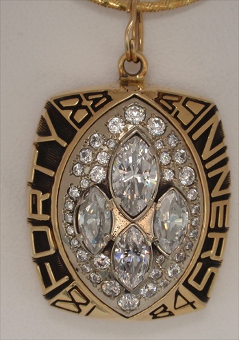 1989 San Francisco 49ers Super Bowl XXIV Champions 10K Gold Pendant!