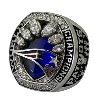 2018 New England Patriots Super Bowl LIII Champions 10K White Gold & Diamond Fan Ring!