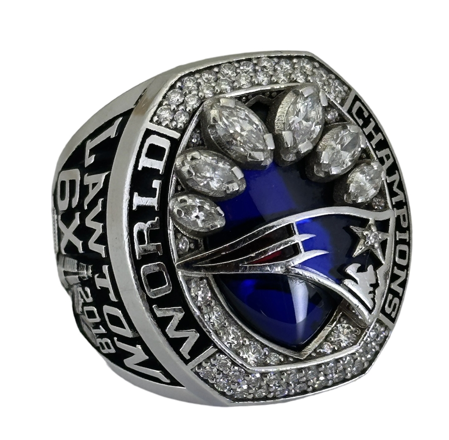 Sold at Auction: Replica Tom Brady New England Patriots Commemorative Super  Bowl Championship Rings Set of 6 W/ Display Box