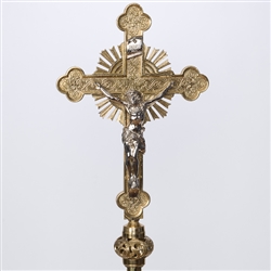 PROCESSIONAL CROSS WITH SILVER CORPUS AND RAYS