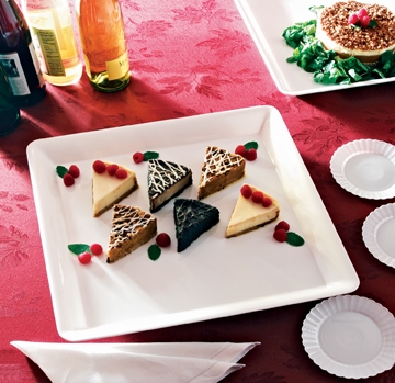 FINELINE SQ4818 20 Square Disposable Serving Trays 18" By 18"