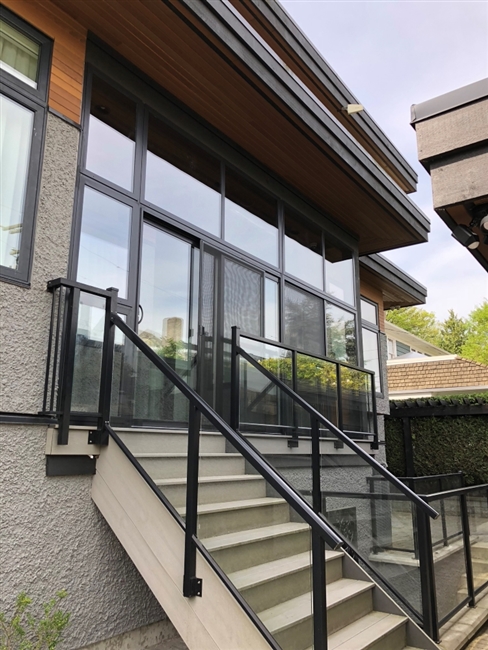 Aluminum Frame with 5mm tempo glass railing