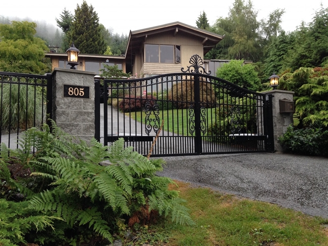 Classical Aluminum Swing gate with Nice Toona 4
