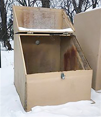 Fiberglass Hut With Flip Lid