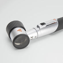 HEINE mini 3000 LED Dermatoscope, contact plate (with Scale), mini 3000 battery handle, & Case. MFID: D-888.78.021