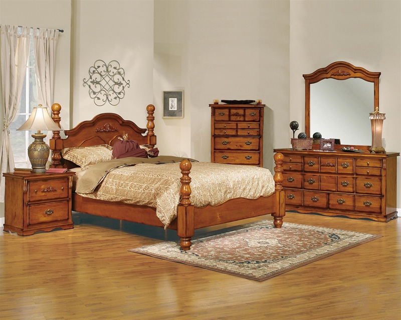 Coventry 6 Piece Bedroom Suite in Honey Pine Finish by Crown Mark - B5900