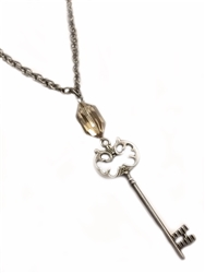 Key-Embrace Necklace