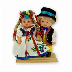 Silesia (Slask) named for the Slezanie, these dolls are wearing the traditional dress from Slask. Wonderfully crafted.