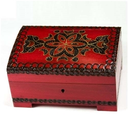 This beautiful locking box is made of seasoned Linden wood, from the Tatra Mountain region of Poland.  The skilled artisans of this region employ centuries old traditions and meticulous handcraftmanship to create a finished product of uncompromising quali