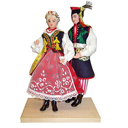 The Krakow costume is considered to be Poland's national folk costume and is certainly the best known.  These dolls have poseable arms.  Whether you're adding to a collection or just starting one out. These dolls are perfect, clothed in authentic regional