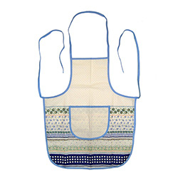 Polish Stoneware Apron, in white cotton.  Front panel has a 8.5" x 7.5" (21.5cm x 19cm) pocket.  This is the same pattern and material used to make our stoneware tablecloths.