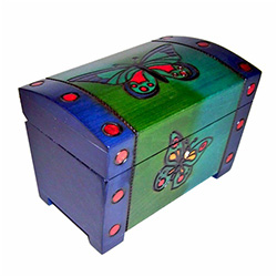 This colorful locking chest is lined on the inside bottom and nicely detailed.