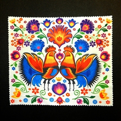 A traditional floral paper cut design from Lowicz on a 7" x 6" double sided glass cleaning cloth.