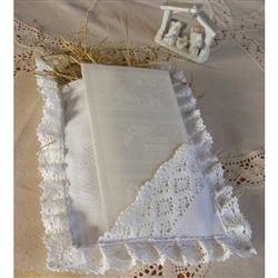 If you are looking for an elegant way to decorate your Christmas Eve dinner table look no further.  This beautiful hand made "little pillow" has two pockets to hold and display the Christmas wafer and hay.  100% cotton and lace made in Poland.