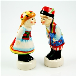 Polish Kissing Couple Salt And Pepper Set