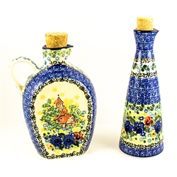 Pattern designed and signed by master artist Maria Starzyk. The artist has been connected with Handicraft Cooperative "Artistic Ceramics and Pottery" since 1995, whereas since 1997 she has been a pattern designer. Unikat pattern number U4038