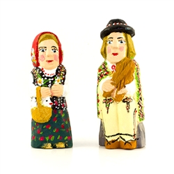 Hand carved and painted, our little couple is dressed in Goral costume from southern Poland.