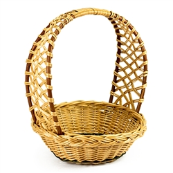 Poland is famous for hand made willow baskets.  This is a tradition in areas of the country where willow grows wild and is very much a village and family industry.  Beautifully crafted and sturdy, these baskets can last a generation.  Perfect for Easter,