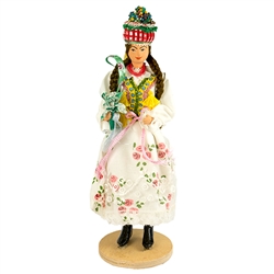 Our maiden is dressed in the traditional wedding costume from the Krakow region located in southern Poland.