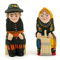 Hand carved and painted by folk artist Tadeusz Lesniak, our little couple is dressed in Lowicz costume from central Poland.