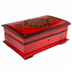 This beautiful box is made of seasoned Linden wood, from the Tatra Mountain region of Poland.  The skilled artisans of this region employ centuries old traditions and meticulous handcraftmanship to create a finished product of uncompromising quality.