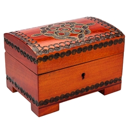 This beautiful locking box is made of seasoned Linden wood, from the Tatra Mountain region of Poland. The skilled artisans of this region employ centuries old traditions and meticulous handcraftmanship to create a finished product of uncompromising qualit