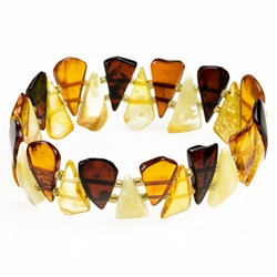 Amber (Bursztyn in Polish) is fossilized tree sap that dates back 40 million years. It comes from all around the world, but the highest quality and richest deposits are found around the Baltic Sea.