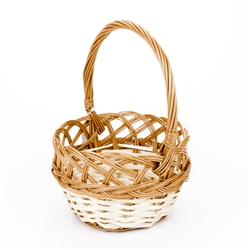 Poland is famous for hand made willow baskets. This is a tradition in areas of the country where willow grows wild and is very much a village and family industry. Beautifully crafted and sturdy, these baskets can last a generation. Perfect for Easter, pic