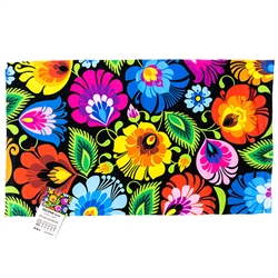 Nice souvenir from Poland. Hanging loop on the back. 
Double layer towel: cotton / microfiber
Colorful print on one side, white bottom
Soft to the touch, very absorbent
Perfect for everyday use and for a gift.
Size is approx 30 x 50cm - 11.5" x 19"