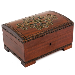 This beautiful locking box is made of seasoned Linden wood, from the Tatra Mountain region of Poland.  The skilled artisans of this region employ centuries old traditions and meticulous handcraftmanship to create a finished product of uncompromising quali