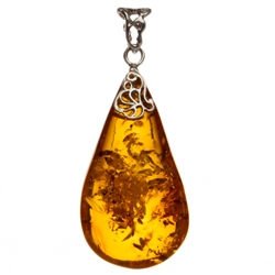 Amber (Bursztyn in Polish) is fossilized tree sap that dates back 40 million years. It comes from all around the world, but the highest quality and richest deposits are found around the Baltic Sea.