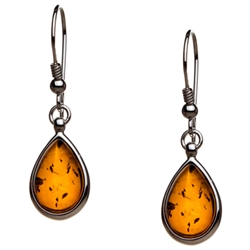 Amber (Bursztyn in Polish) is fossilized tree sap that dates back 40 million years. It comes from all around the world, but the highest quality and richest deposits are found around the Baltic Sea.