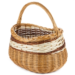 Poland is famous for hand made willow baskets.  This is a tradition in areas of the country where willow grows wild and is very much a village and family industry.  Beautifully crafted and sturdy, these baskets can last a generation.  Perfect for Easter,