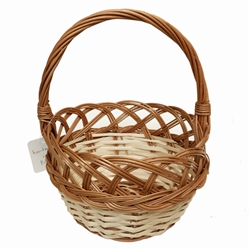 Poland is famous for hand made willow baskets.  This is a tradition in areas of the country where willow grows wild and is very much a village and family industry.  Beautifully crafted and sturdy, these baskets can last a generation.  Perfect for Easter,