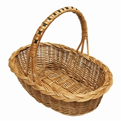 Poland is famous for hand made willow baskets.  This is a tradition in areas of the country where willow grows wild and is very much a village and family industry.  Beautifully crafted and sturdy, these baskets can last a generation.  Perfect for Easter,