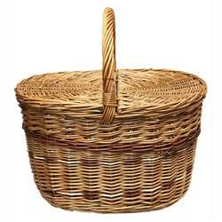 Poland is famous for hand made willow baskets.  This is a tradition in areas of the country where willow grows wild and is very much a village and family industry.  Beautifully crafted and sturdy, these baskets can last a generation.  Perfect for Easter,