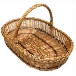 Poland is famous for hand made willow baskets.  This is a tradition in areas of the country where willow grows wild and is very much a village and family industry.  Beautifully crafted and sturdy, these baskets can last a generation.  Perfect for Easter,