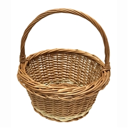 Poland is famous for hand made willow baskets. This is a tradition in areas of the country where willow grows wild and is very much a village and family industry. Beautifully crafted and sturdy, these baskets can last a generation. Perfect for Easter, pic