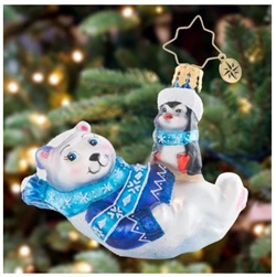Laid-back and lounging in a snowflake-covered Christmas sweater and scarf, these polar bear and penguin pals are the definition of chill.
DIMENSIONS: 2 in (H) x 3 in (L) x 1.5 in (W)