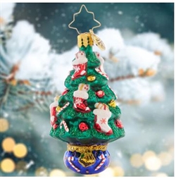 This tasty tree is trimmed with candy canes and gift-stuffed stockings â€“ what a cute little treat to celebrate the holidays!
DIMENSIONS: 3.5 in (H) x 1.75 in (L) x 1.75 in (W)