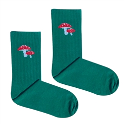 Green socks with a couple of toadstool mushrooms. They are made of 80% combed cotton. We like to be washed at a temperature of up to 86Â°F. We do not like dryers and dry cleaning.
