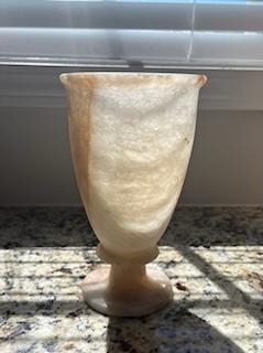 Museum Replica Beautiful Egyptian Hand Carved Alabaster Vase (8 x4 Inches)