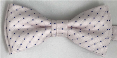 Man's bow tie