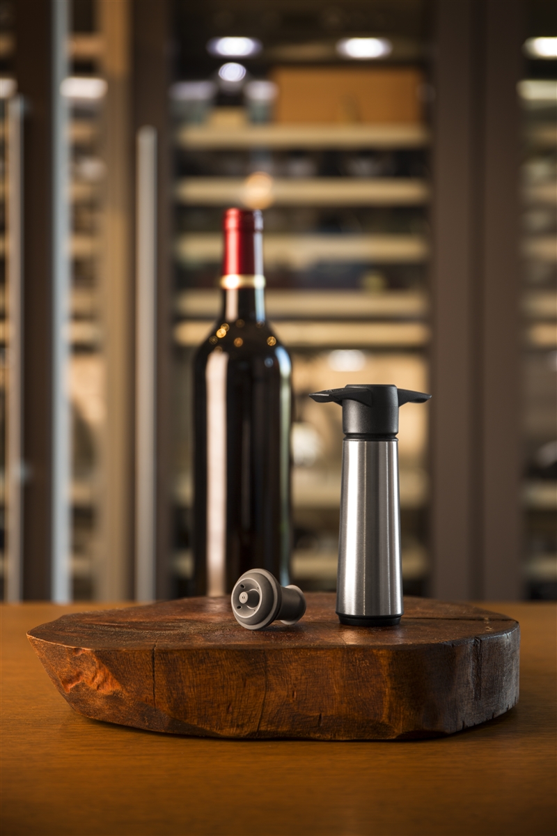 Vacu Vin Stainless Steel Wine Saver Gift Set (1 Pump, 2 Stoppers, 2 Servers)